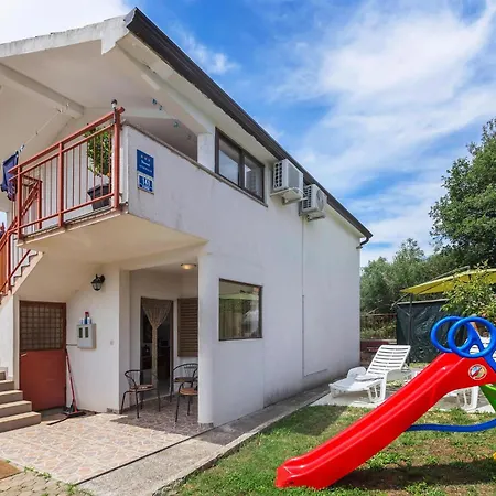 Stunning In Apartamento Marčana