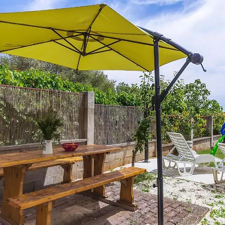 1 Bedroom Gorgeous In Apartment