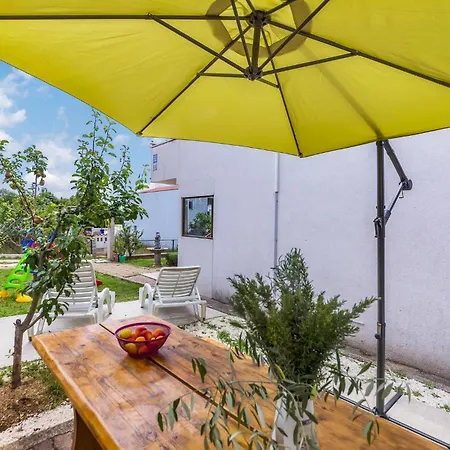 1 Bedroom Gorgeous In Apartmán Marčana