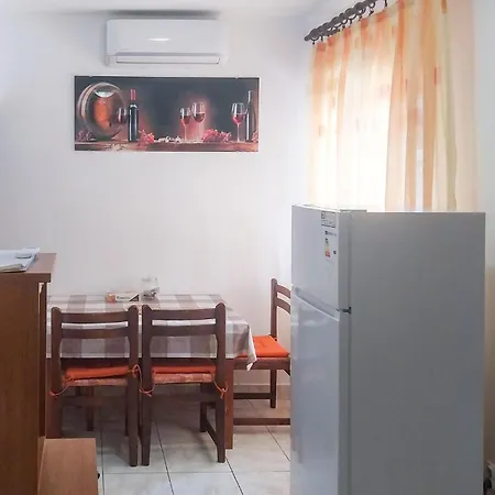Apartment 1 Bedroom Gorgeous In